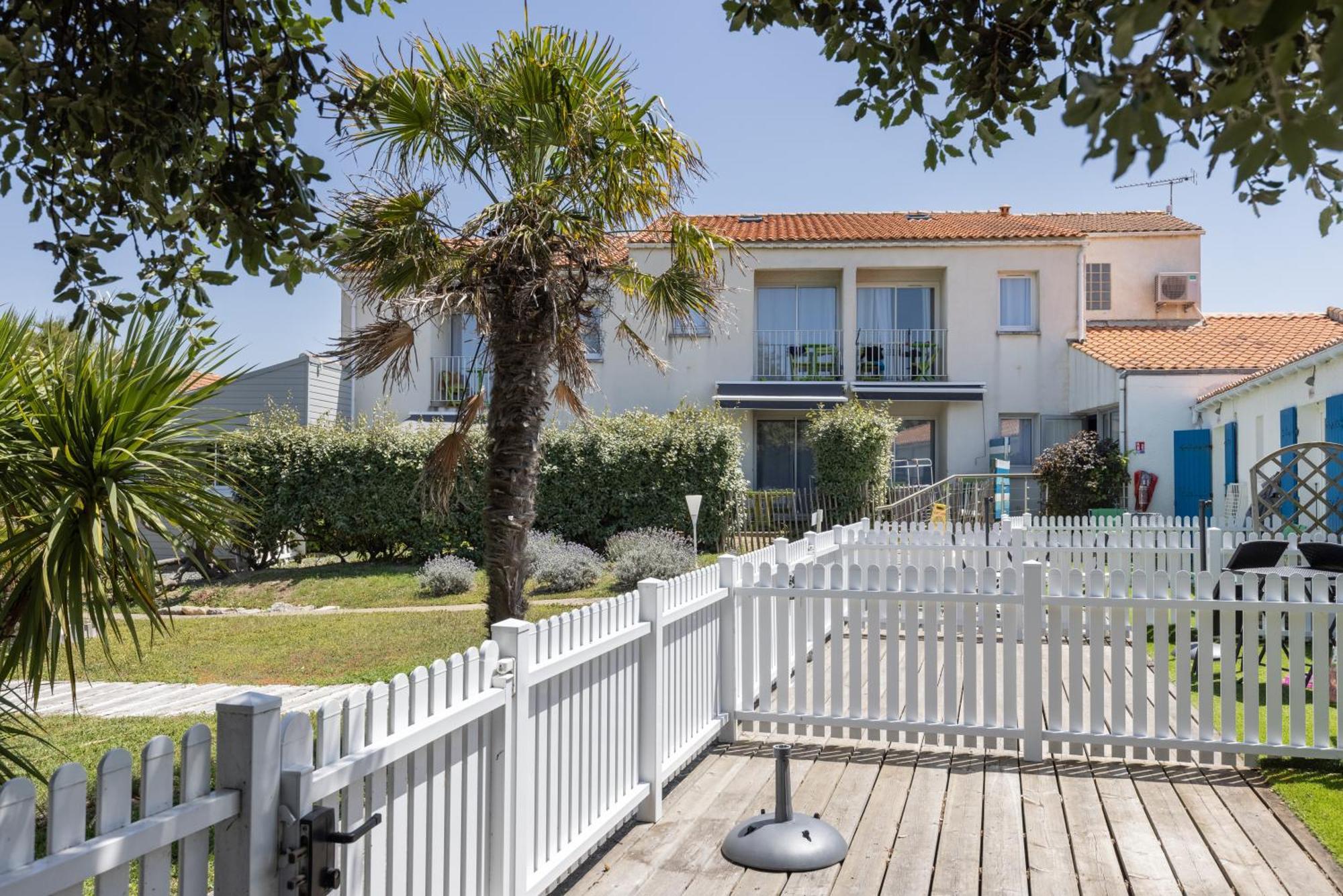 Logis Hotel De La Plage La Cotinière Eksteriør billede